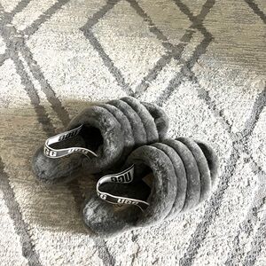 UGG FLUFF YEAH CHARCOAL SLIDE SLINGBACK STRAP SLIPPERS WOMEN'S SIZE 8